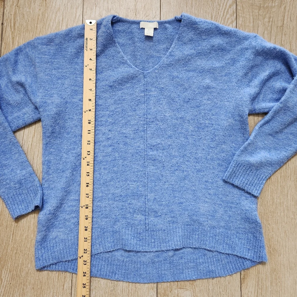 H&M VNeck Blue Light Sweater Size S